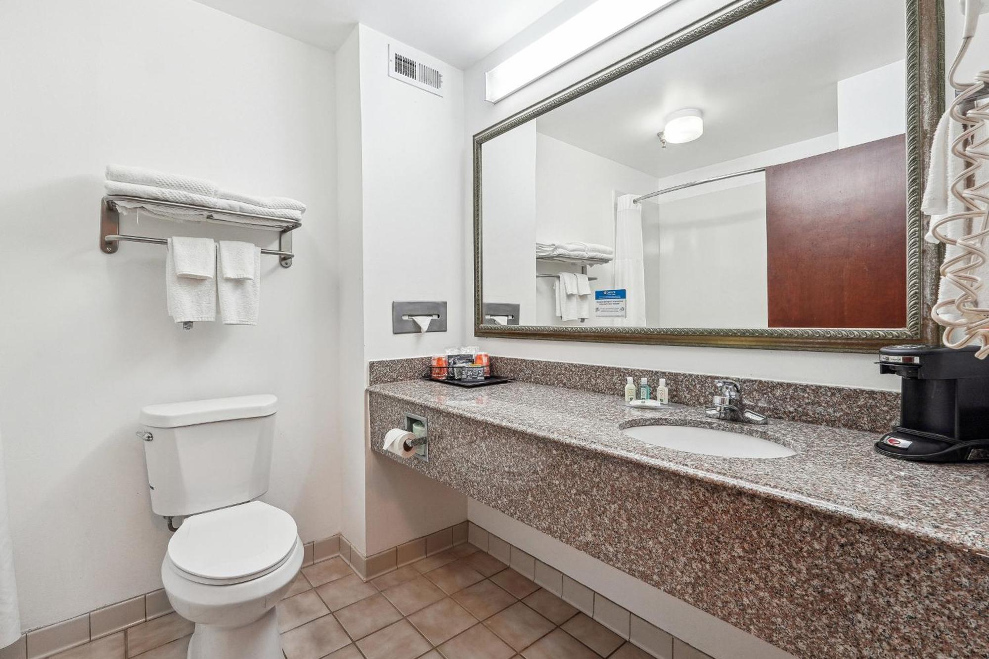 Quality Inn & Suites ดอว์สันวิลล์ ภายนอก รูปภาพ