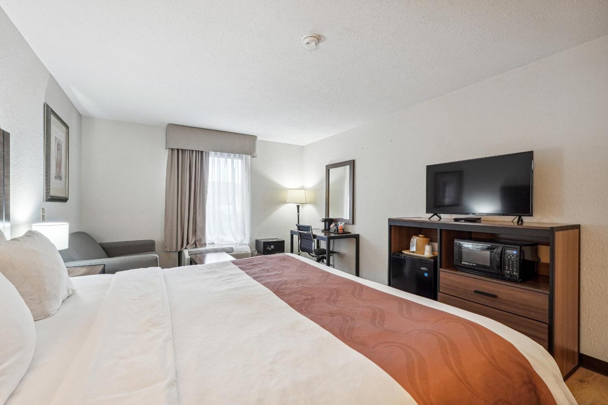 Quality Inn & Suites ดอว์สันวิลล์ ภายนอก รูปภาพ