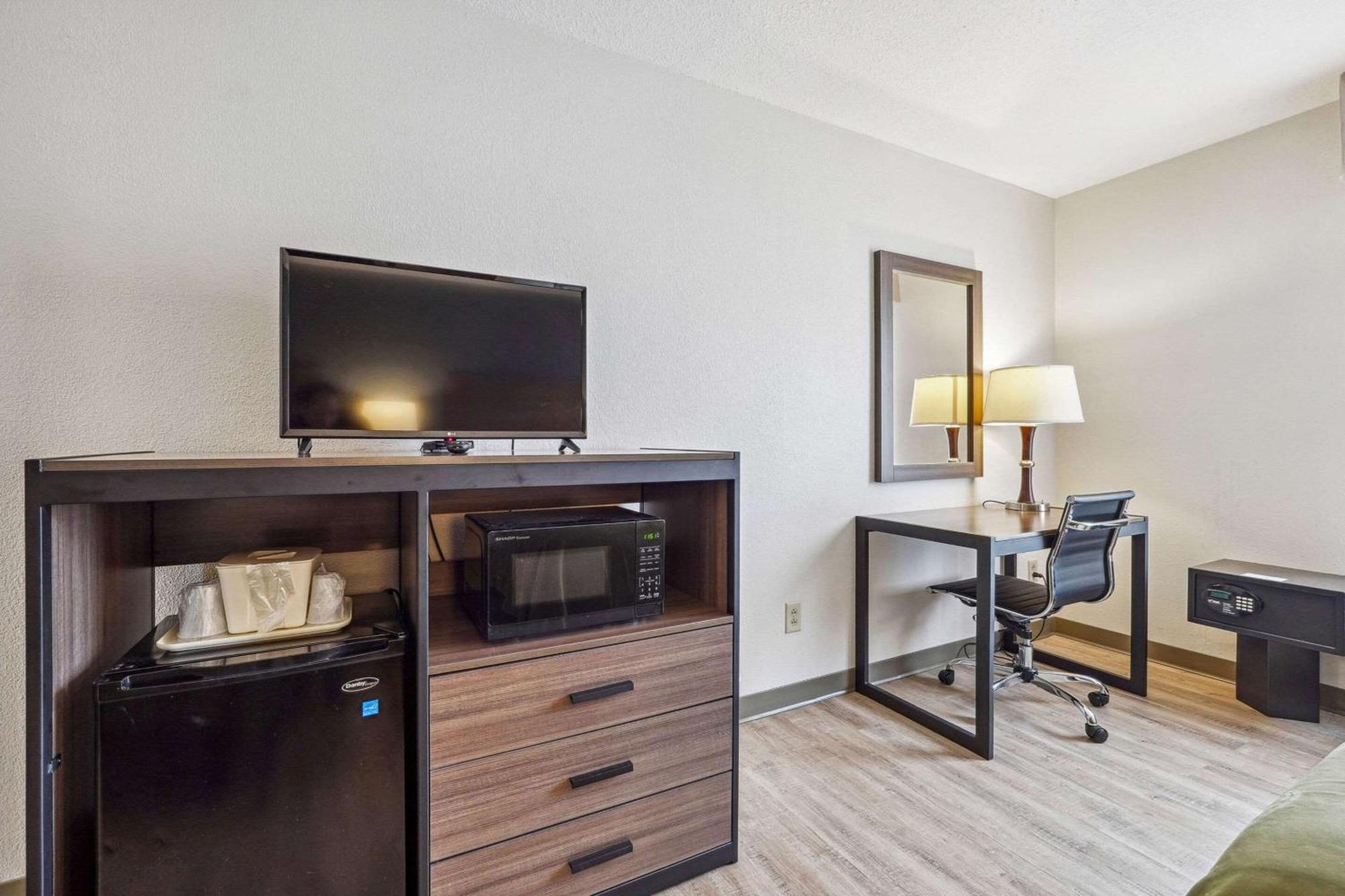 Quality Inn & Suites ดอว์สันวิลล์ ภายนอก รูปภาพ