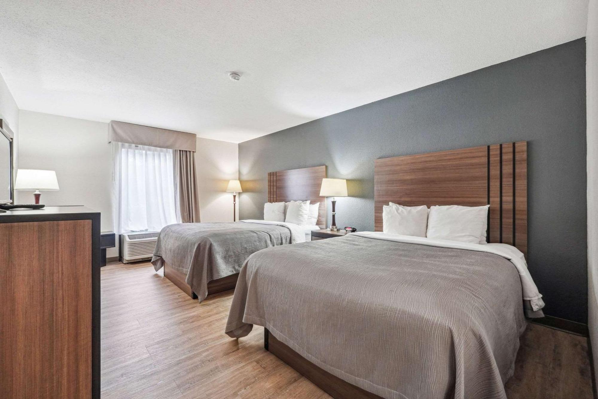 Quality Inn & Suites ดอว์สันวิลล์ ภายนอก รูปภาพ