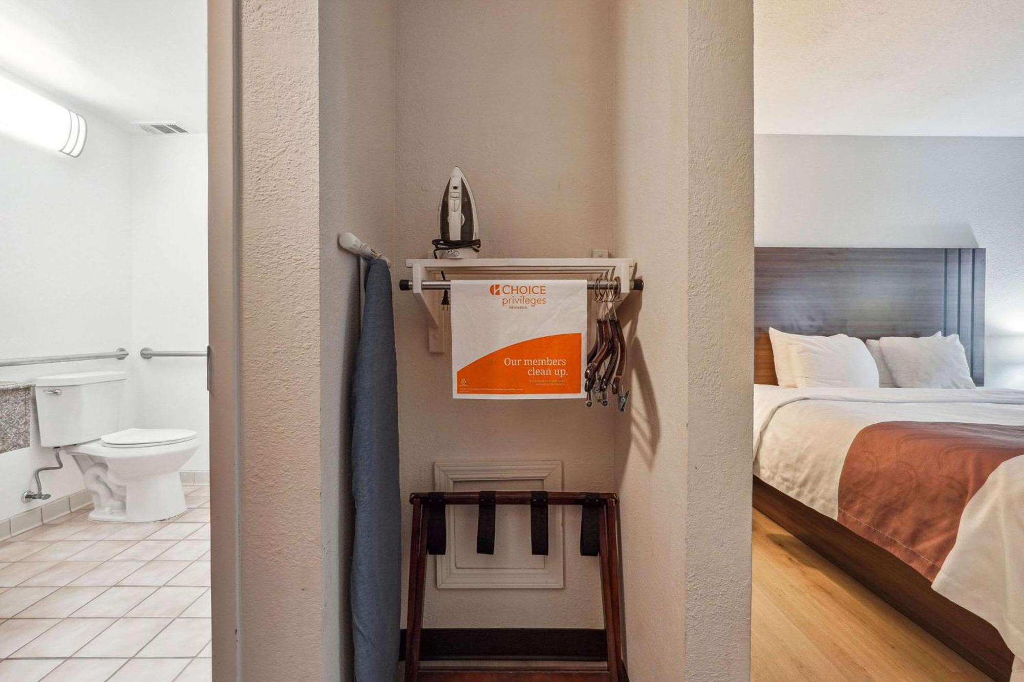 Quality Inn & Suites ดอว์สันวิลล์ ภายนอก รูปภาพ