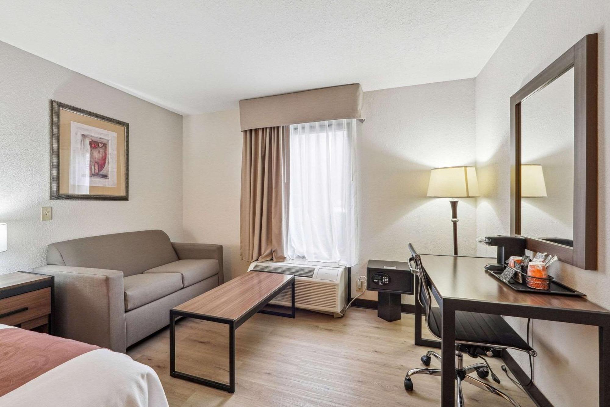 Quality Inn & Suites ดอว์สันวิลล์ ภายนอก รูปภาพ