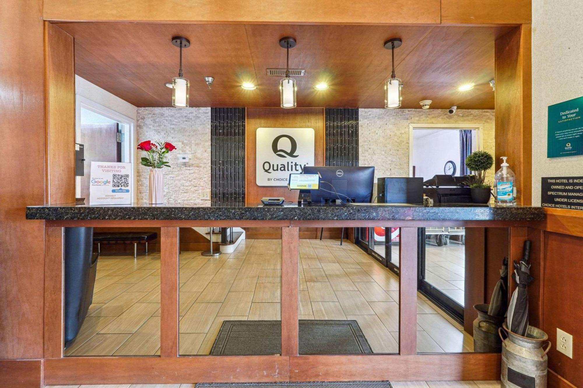 Quality Inn & Suites ดอว์สันวิลล์ ภายนอก รูปภาพ